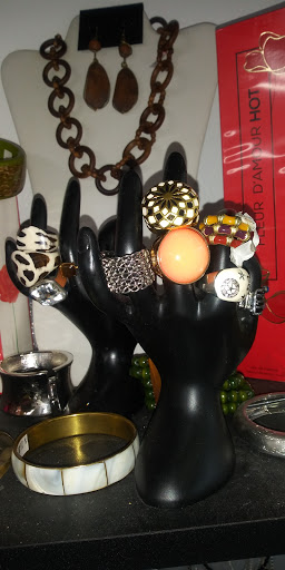 Ezra Exclusive Fashion Bar Boutique - Thumbnail