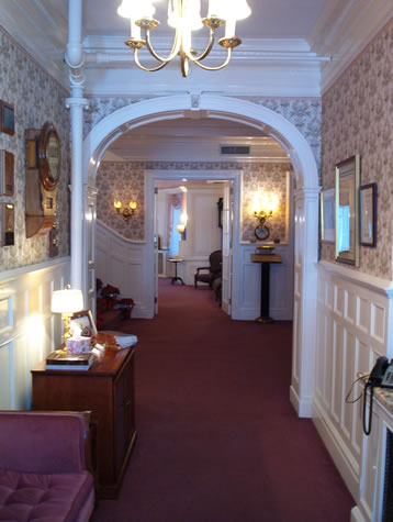 Applebee-McPhillips Funeral Home Inc logo