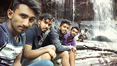Photos of Mahaeliya Ella Falls