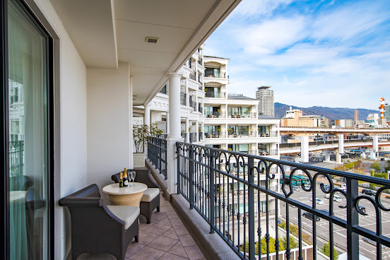 LA SUITE KŌBE by null