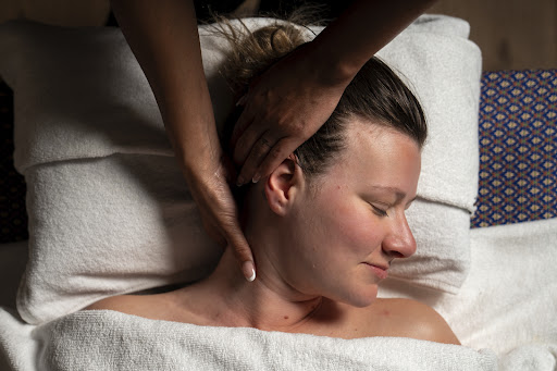 Authentic Thai Massage Lounge