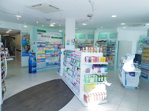 Photo n°4 de Pharmacie des Vignes à Saint-Georges-sur-Cher (Service de location de fauteuils roulants)