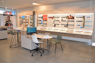 Photo n°26 de Opticien Langeais - Cc Carrefour Market - Krys à Langeais (Magasin de lunettes de soleil)