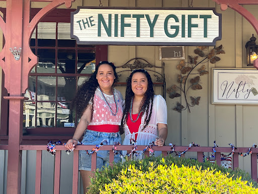 The Nifty Gift - Thumbnail