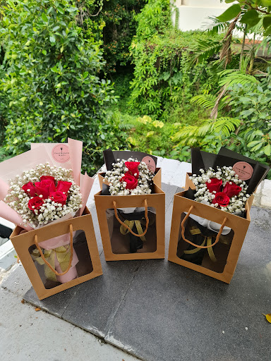 Floral Moments & Gifts