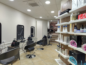 Photo n°18 de SD coiffure à Trévoux (Magasin de produits de beauté)