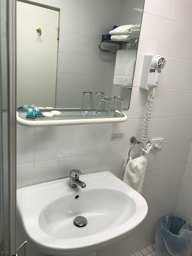 Edgecliff Lodge Motel - Thumbnail