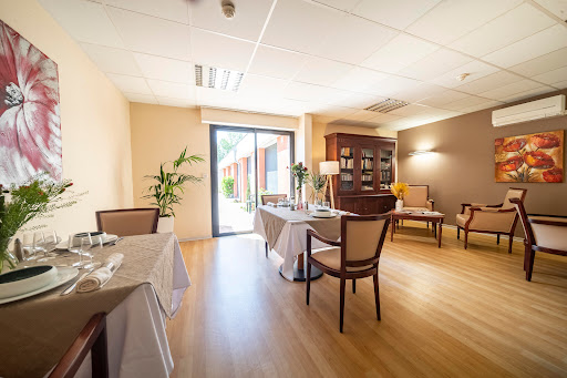 Photo de EHPAD Résidence Les Grands Chênes à Vielmur-sur-Agout (81570)