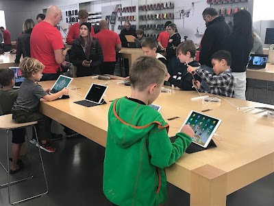 Photos of Apple Los Gatos