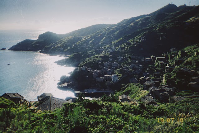 荒村绿屋
