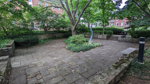 Wolfe Garden - Visual