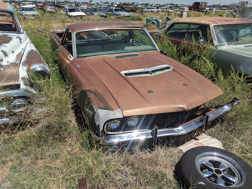 Ernest Auto Wrecking & Truck - Thumbnail