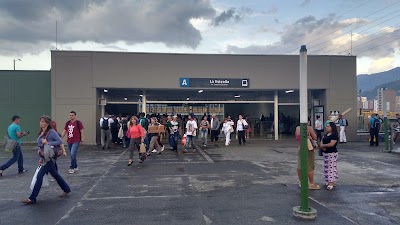 Photos of La Estrella Station