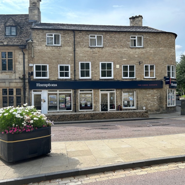 Hamptons Estate and Letting Agents Cirencester photo 2