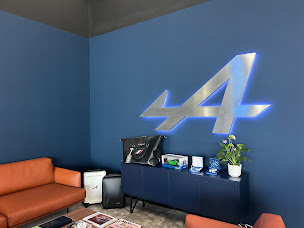 Photo n°27 de Alpine Store Rennes à Saint-Grégoire (Vendeur de voitures d'occasion)