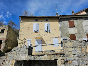 Photo n°3 de Cassagne Peinture à Lissac (Peintre en bâtiment)