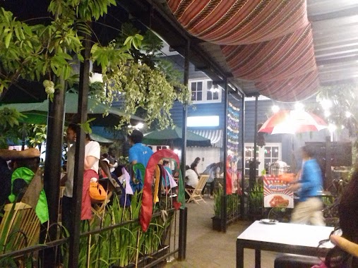 Penny Lane Bar & Resto, Author: Nengsih Vitri