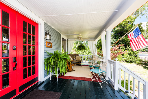 Three Oaks Inn B&B