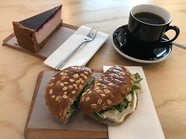 Refinery High End Coffee