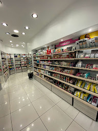 Photo n°3 de SAGA COSMETICS Orléans à Orléans (Magasin de produits de beauté)