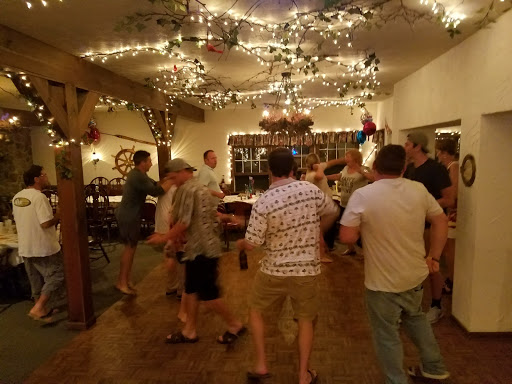 Capt'n Jack's Redwood Inn - Thumbnail