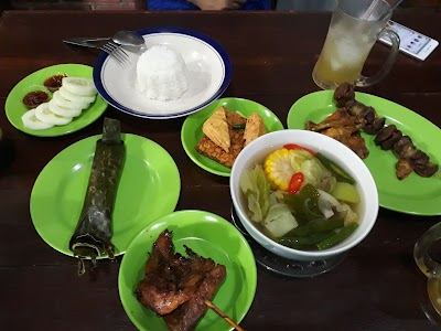 Photos of Ayam Goreng & Bakar Joyo