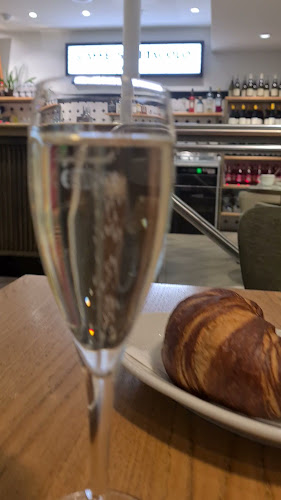 Rezensionen über Caffè Spettacolo Metroshop Baden in Baden - Café
