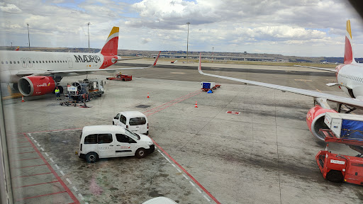 Fast Track T4 - Aeropuerto de Adolfo Suárez Madrid-Barajas (MAD) - Thumbnail