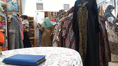 Photos of Satrio Manah Batik