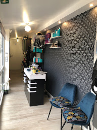 Photo n°16 de Coiffeur ENVIE DE PLAIRE GHairstyles à Paris (Salon de manucure)