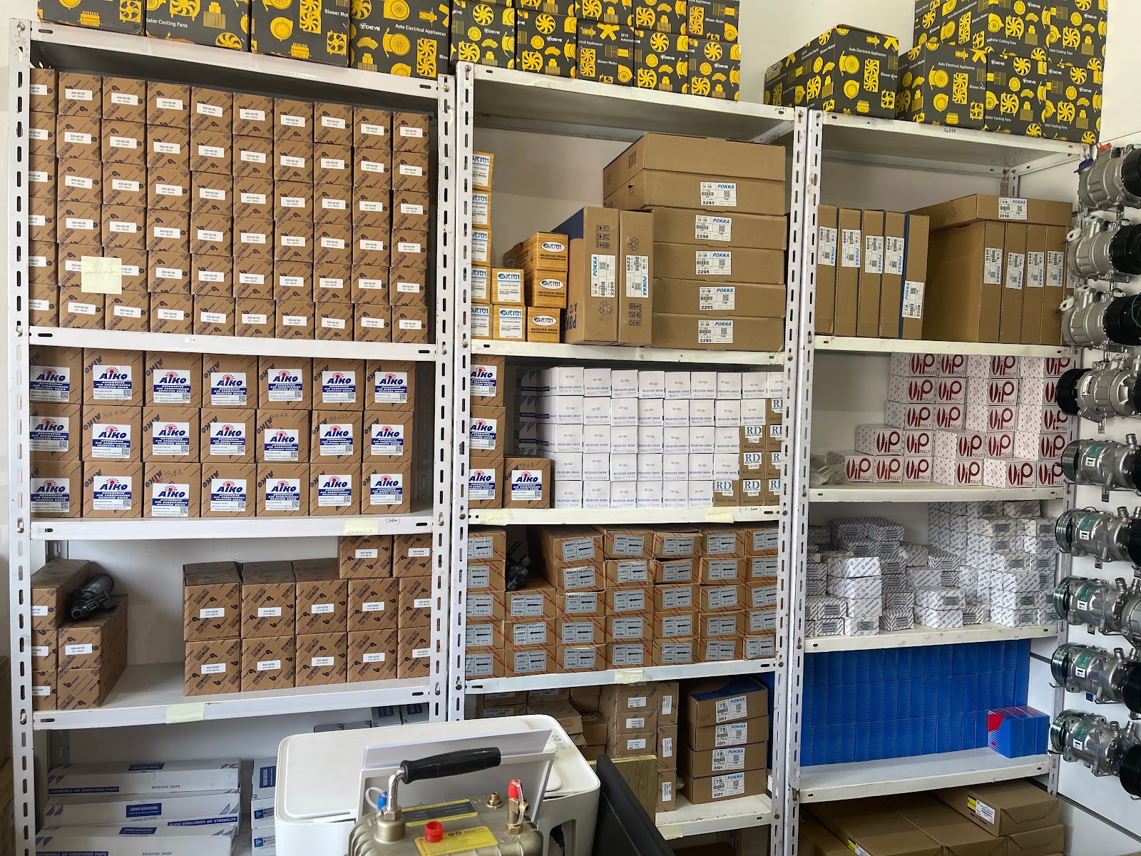 جميع قطع غيار مكيفات السيارات والشاحنات متوفرة ALL CAR & TRUCK A/C SPARE PARTS AVAILABLE - صورة 3