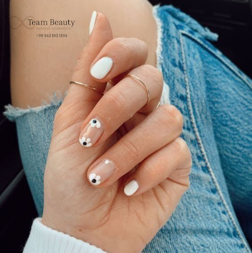 TEAM BEAUTY FELDTHURNS - Thumbnail