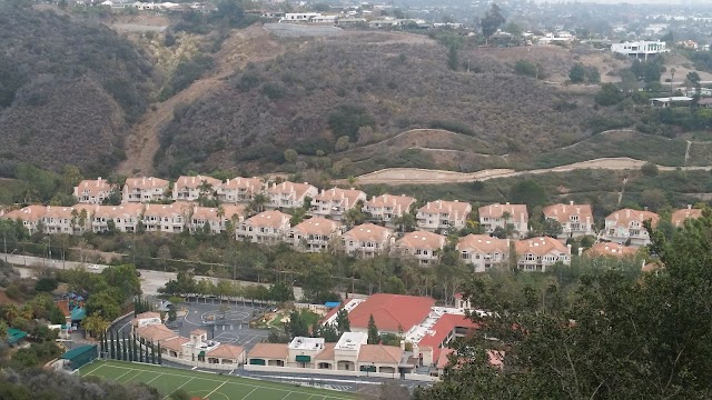 Paseo Miramar Trailhead
