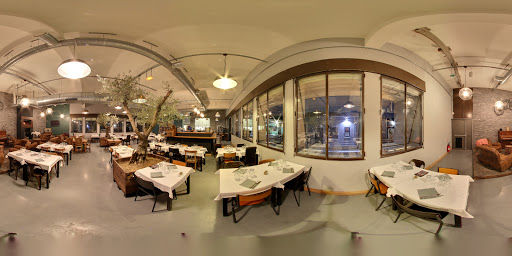 Photo 5 - Corner Bistro Bouc