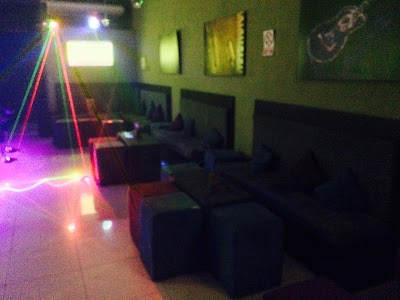 Photos of Piarys Lounge