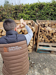 Photo n°10 de LBQVC : Bois de Chauffage & Bûches SEC– Vrac & Palette | Essonne 91, 92, 94 à Saint-Germain-lès-Arpajon (Magasin de bois de chauffage)