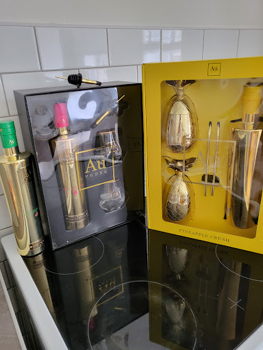 Au Vodka Gallery - United Kingdom