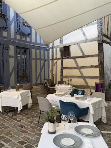 Le Valentino by null