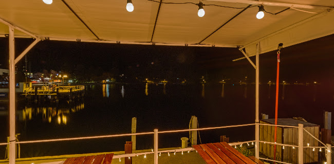 Perky's - Floating Bar Queenstown