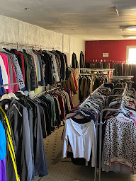 Photo n°12 de FUNNY FRINGUES à Vierzon (Magasin de vêtements vintage)