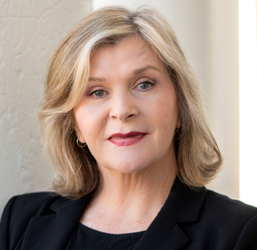 Beth Greika - Visual
