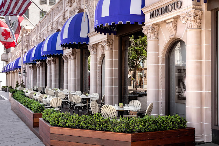 THE Blvd Restaurant and Lounge by null