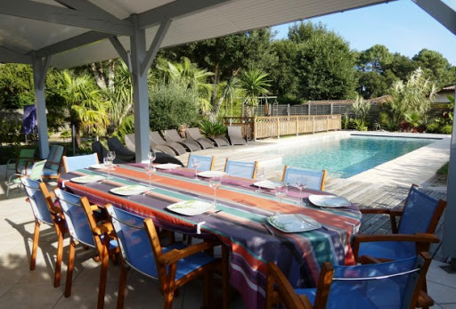 Photo de Villa Hibiscus: location de vacances villa avec piscine chauffée dans les Landes à Léon (40550)