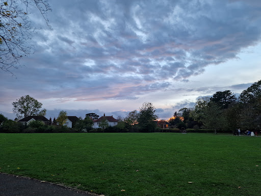 Court Gardens