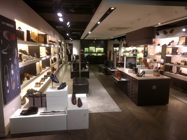 9 41 store. Цюрих магазин пинрус. Beach Mountain Zurich магазин.