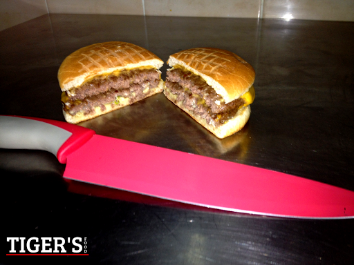 Photo 1 - Le Gourmet Burger