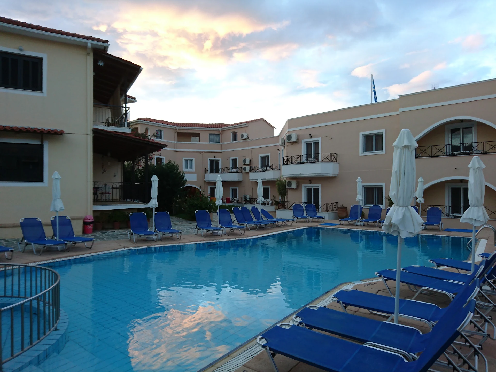 Doras Zante Studios & Apartments