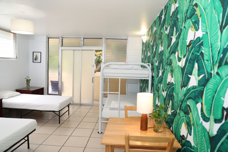 Waikiki Beachside Hostel Honolulu Oahu Hawaii