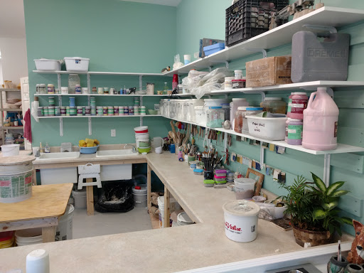 Neighborhood Clay and Liz Proffetty ceramics Gallery - United States