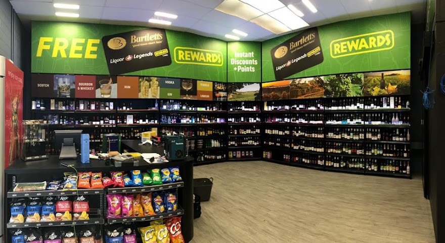 Bartletts Tavern by null